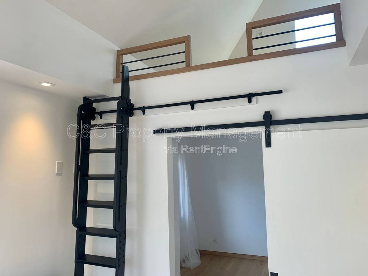 Apartment for rent at 318 18th St #B, Pacific Grove, CA 93950