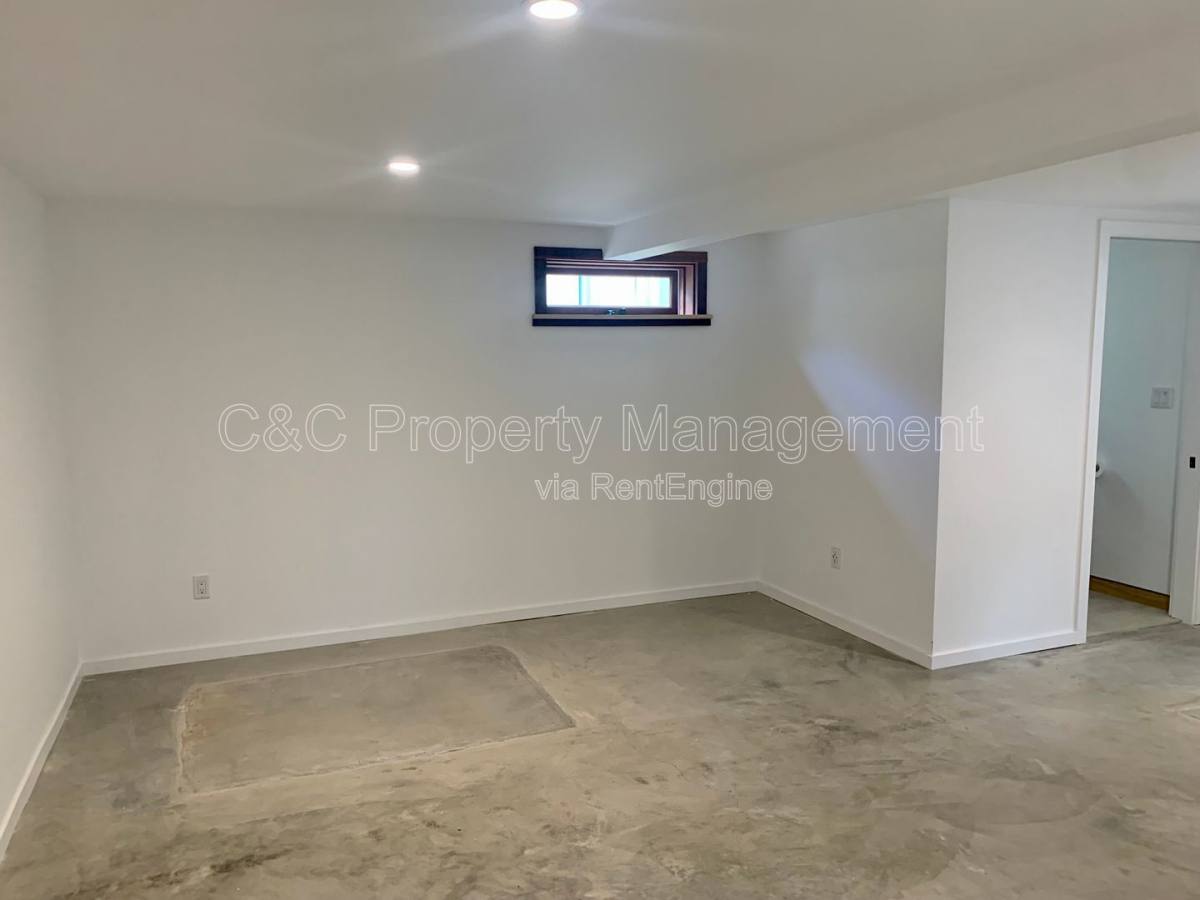 Apartment for rent at 318 18th St #B, Pacific Grove, CA 93950