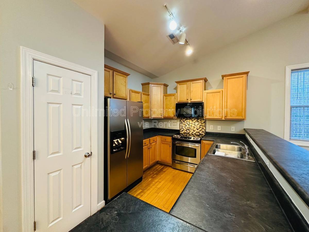 Townhouse for rent at 5244 Christian Dr, Wilmington, NC 28403