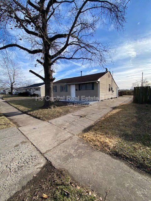 House for rent at 8 Briarcliff Dr, Granite City, IL 62040