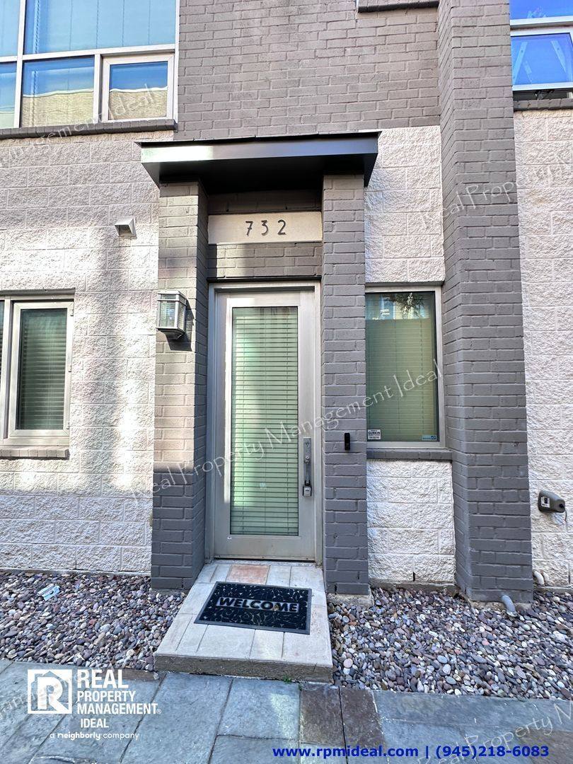 Townhouse for rent at 732 Cannen John Lane, Dallas, TX 75204