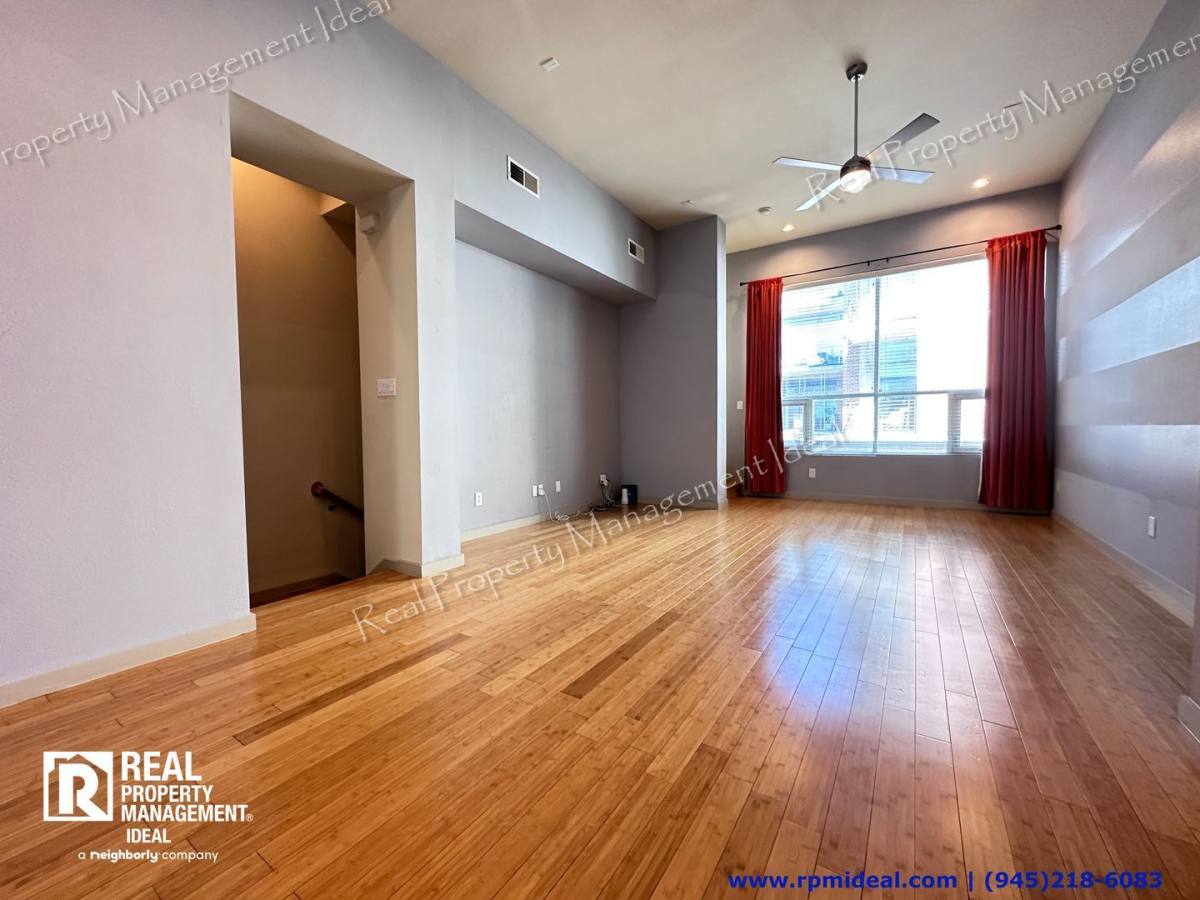 Townhouse for rent at 732 Cannen John Lane, Dallas, TX 75204