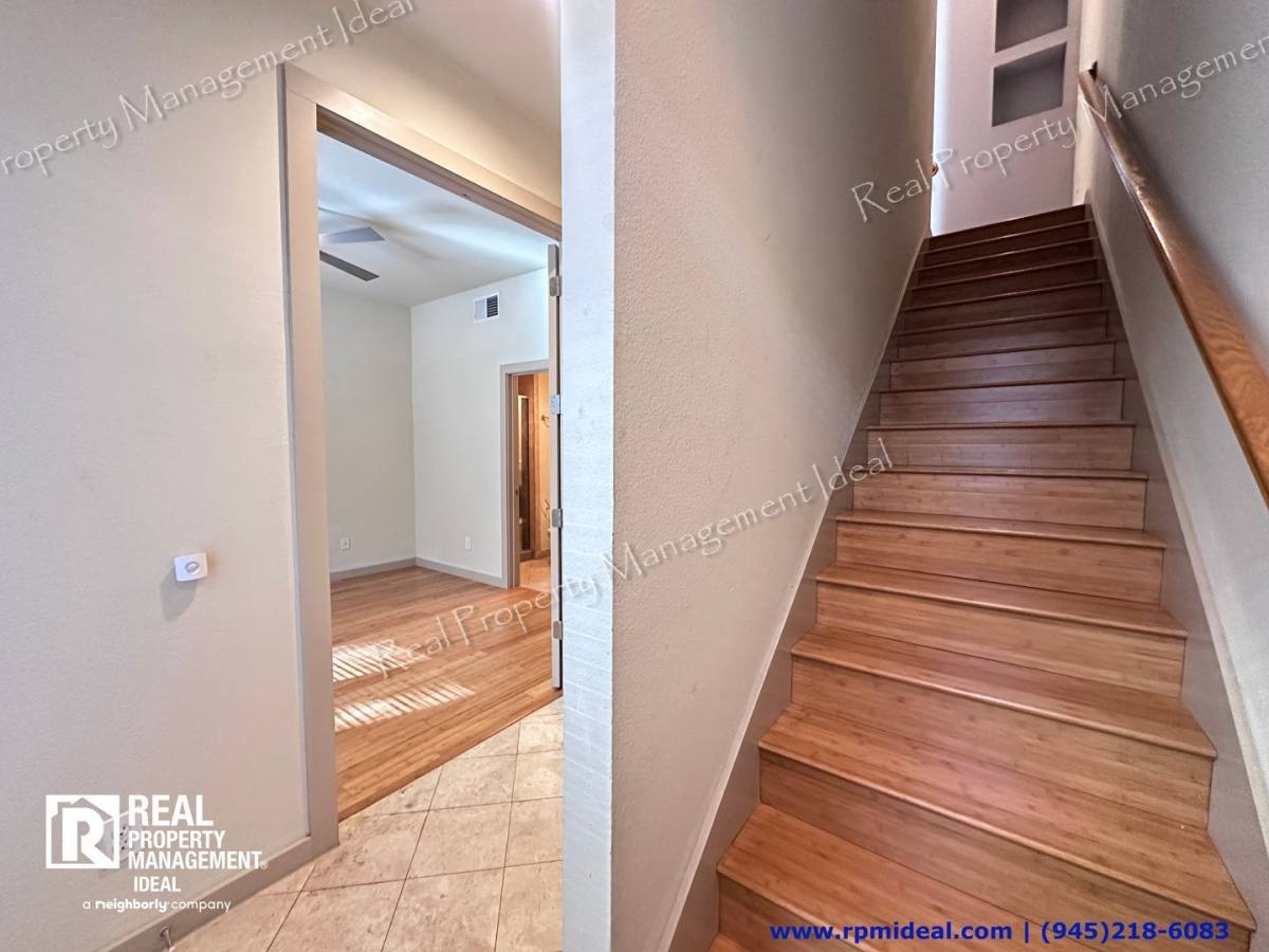 Townhouse for rent at 732 Cannen John Lane, Dallas, TX 75204