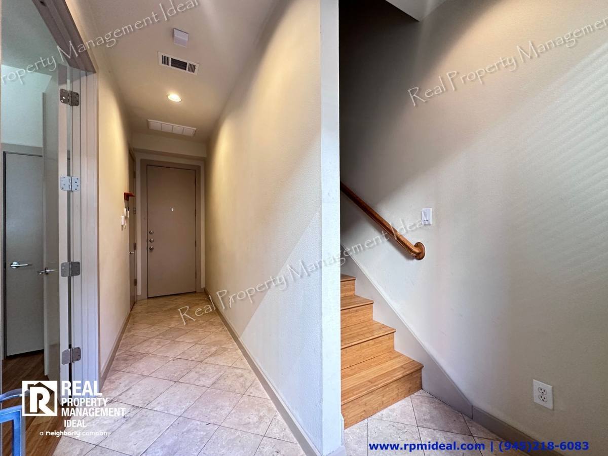Townhouse for rent at 732 Cannen John Lane, Dallas, TX 75204