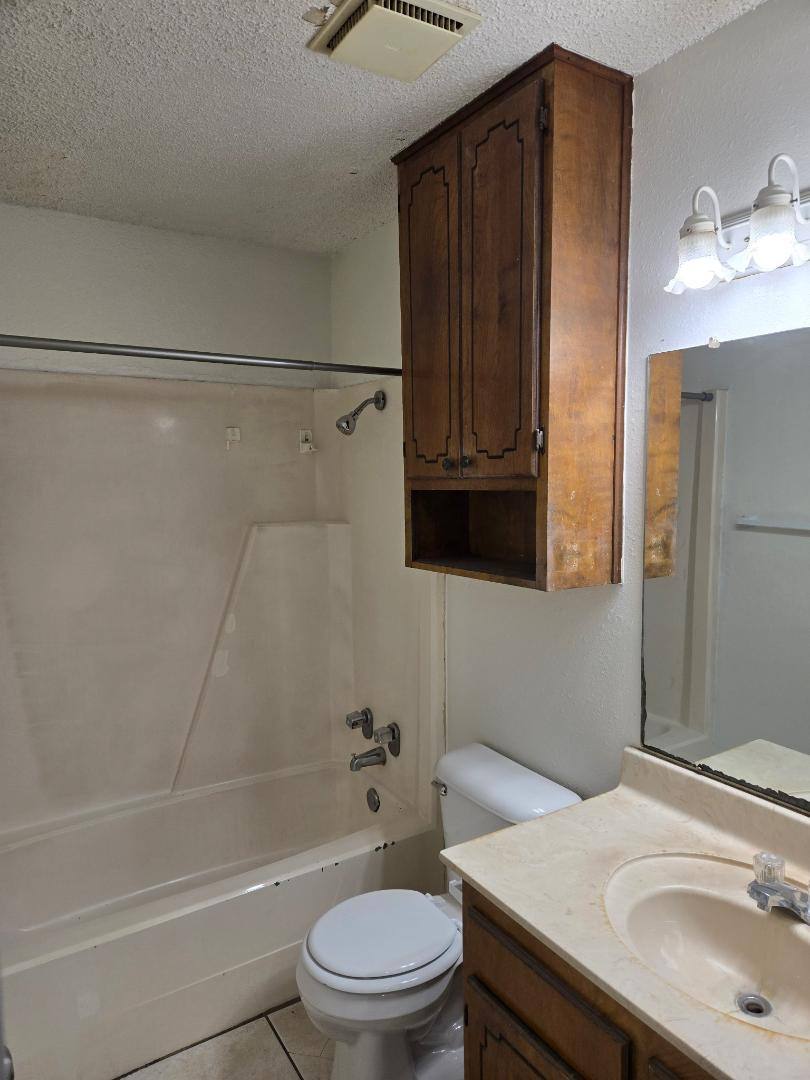 Townhouse for rent at 127 Regency Ave #D, Victoria, TX 77904