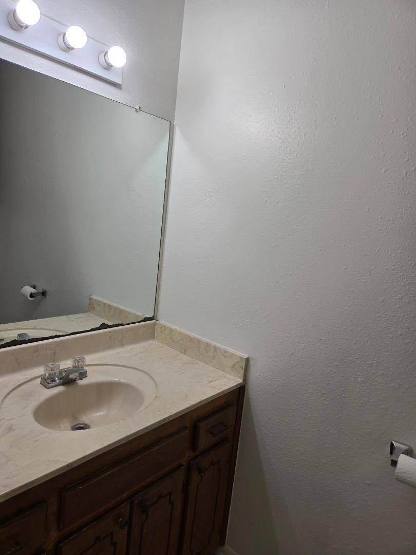 Townhouse for rent at 127 Regency Ave #D, Victoria, TX 77904