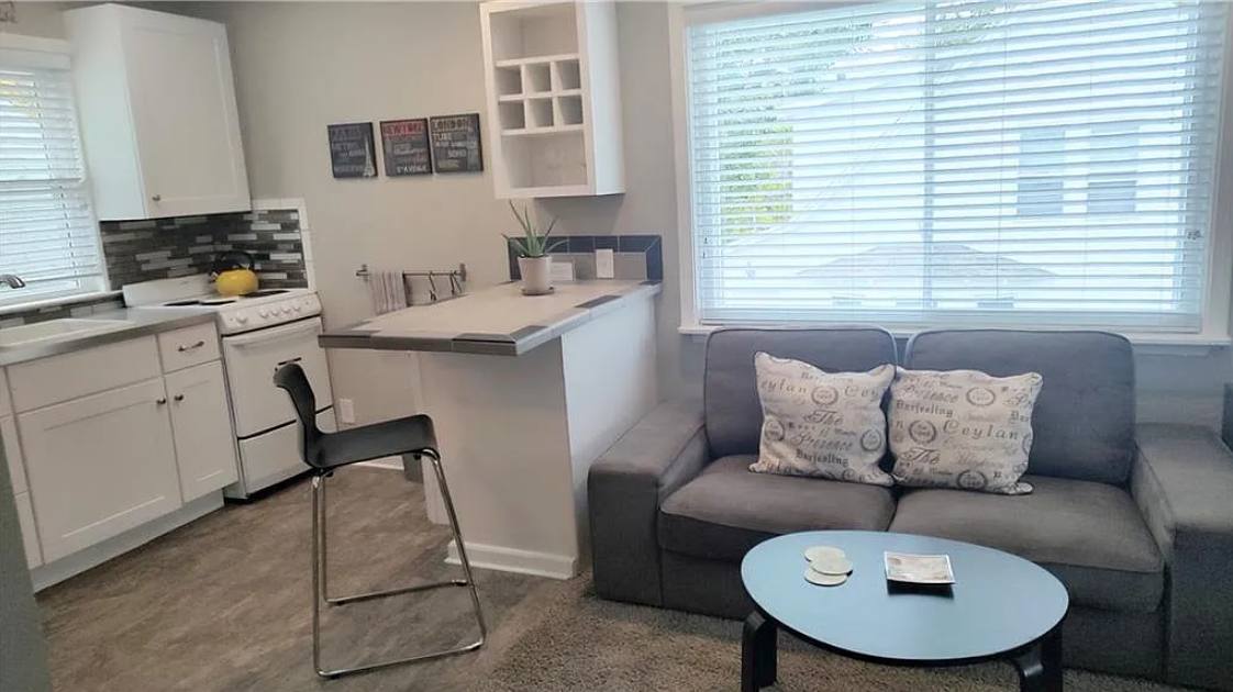 Apartment for rent at 4400 Genessee St #2W, Kansas City, MO 64111