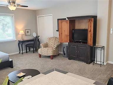 Apartment for rent at 4400 Genessee St #2W, Kansas City, MO 64111