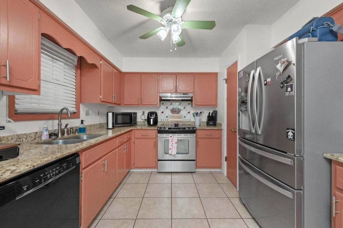 House for rent at 400 Brown Place, Crestview, FL 32539