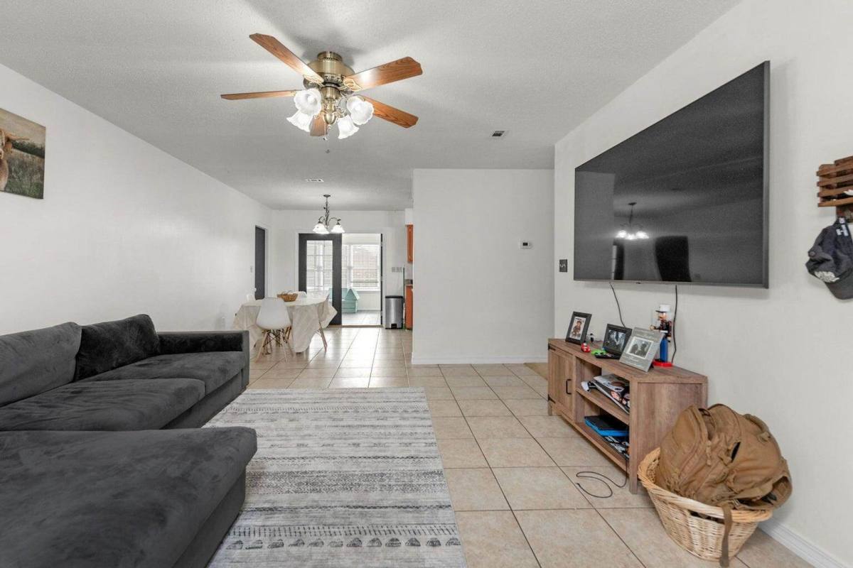 House for rent at 400 Brown Place, Crestview, FL 32539