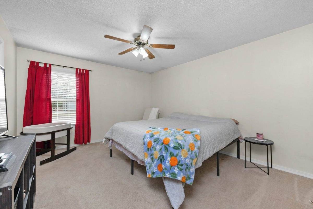 House for rent at 400 Brown Place, Crestview, FL 32539