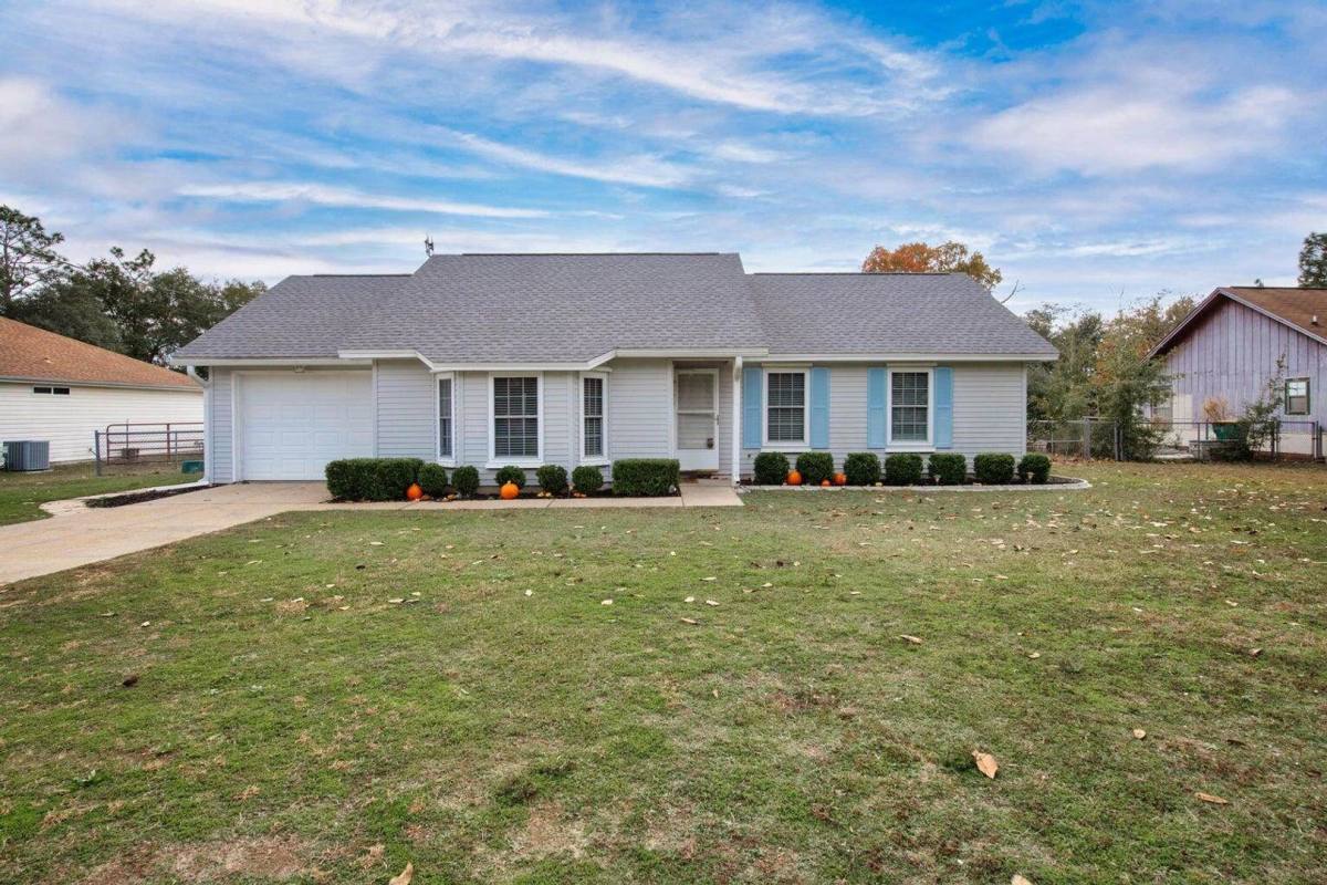 House for rent at 400 Brown Place, Crestview, FL 32539