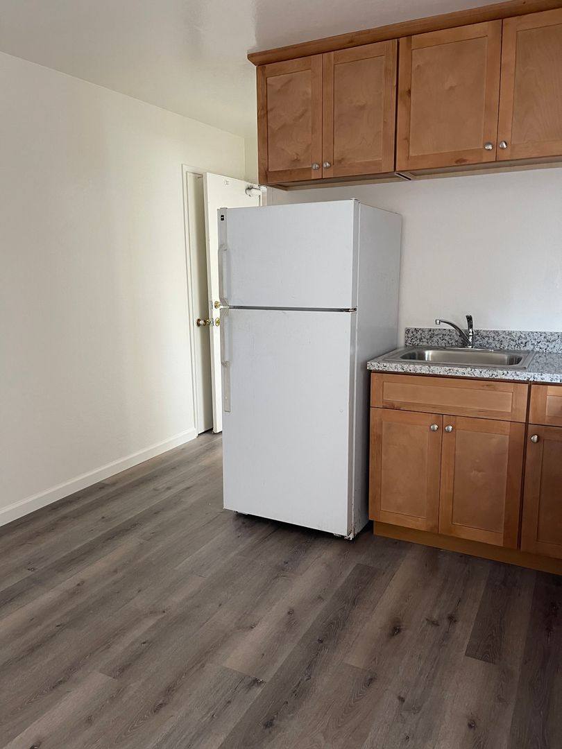 Apartment for rent at 29163 Dixon St, Hayward, CA 94544