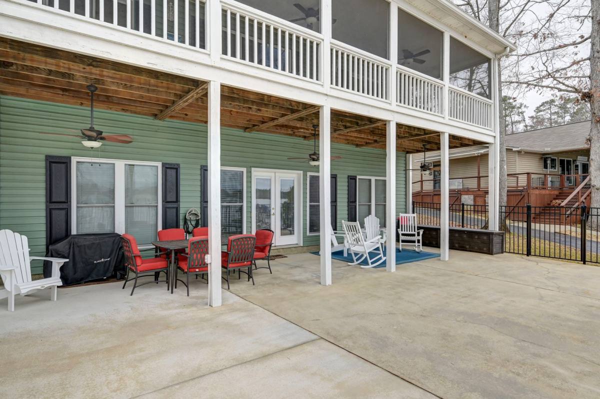 House for rent at 215 Mariners Pointe Rd, Prosperity, SC 29127