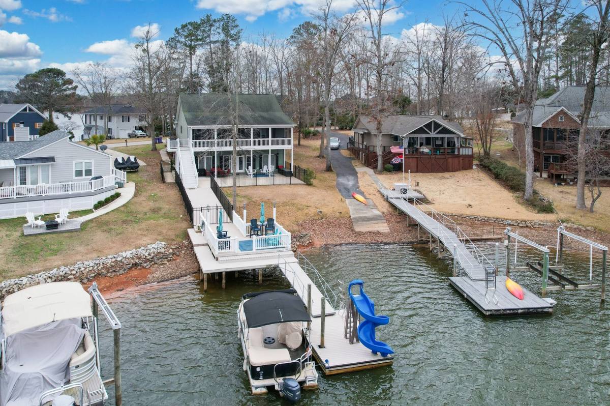 House for rent at 215 Mariners Pointe Rd, Prosperity, SC 29127