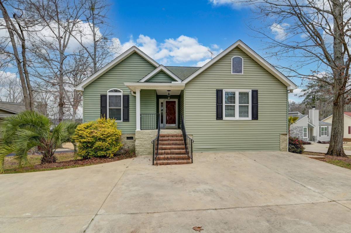 House for rent at 215 Mariners Pointe Rd, Prosperity, SC 29127