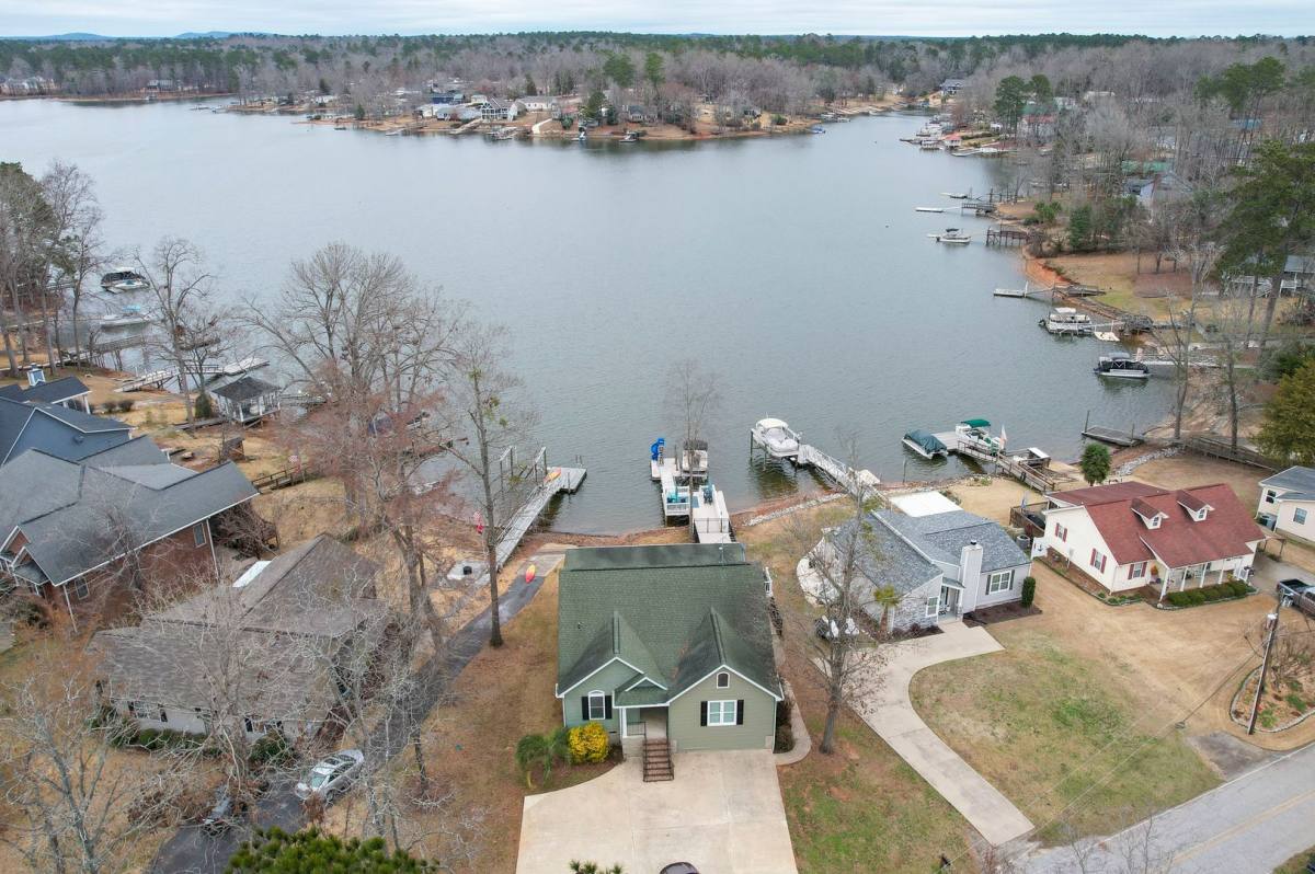 House for rent at 215 Mariners Pointe Rd, Prosperity, SC 29127