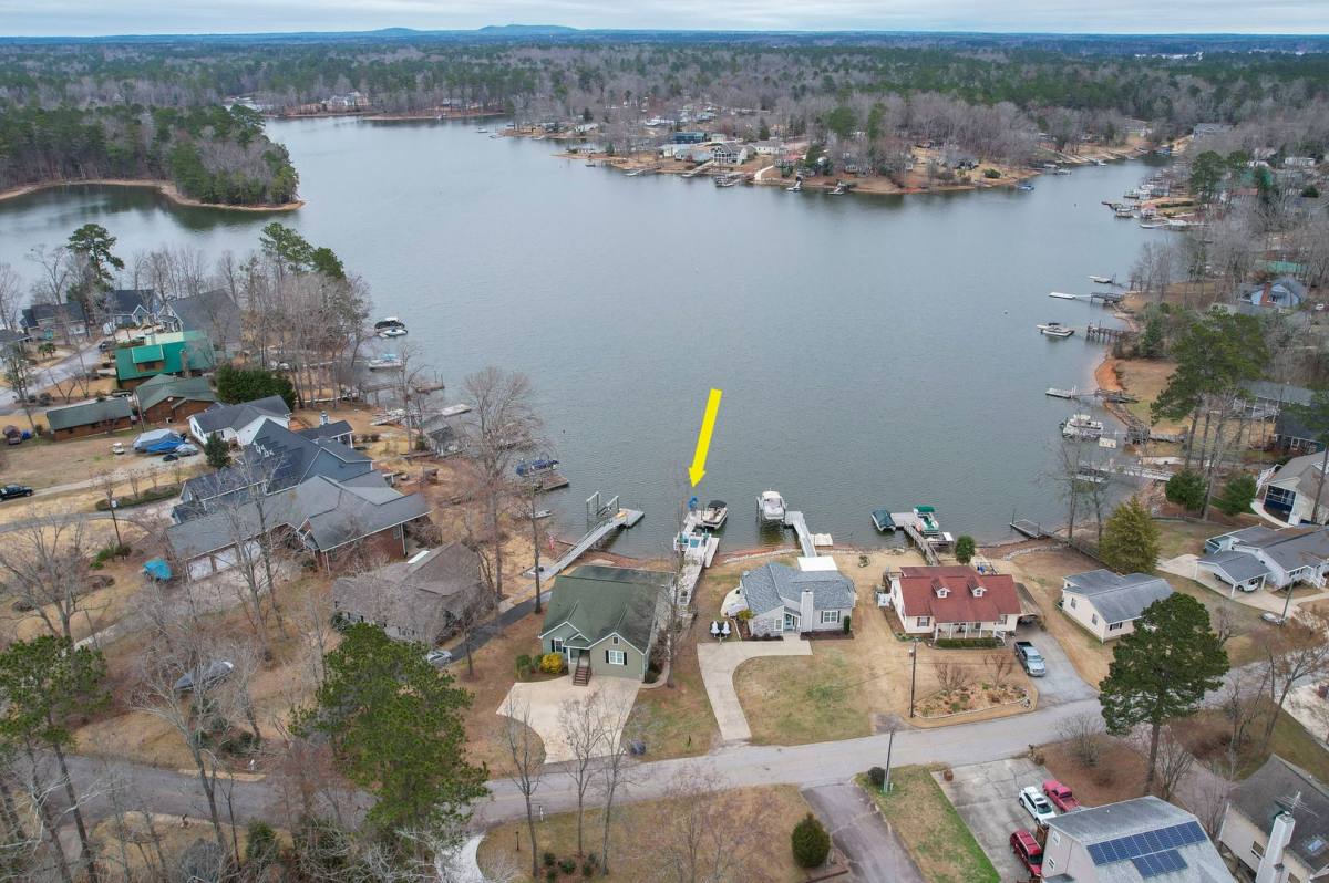 House for rent at 215 Mariners Pointe Rd, Prosperity, SC 29127
