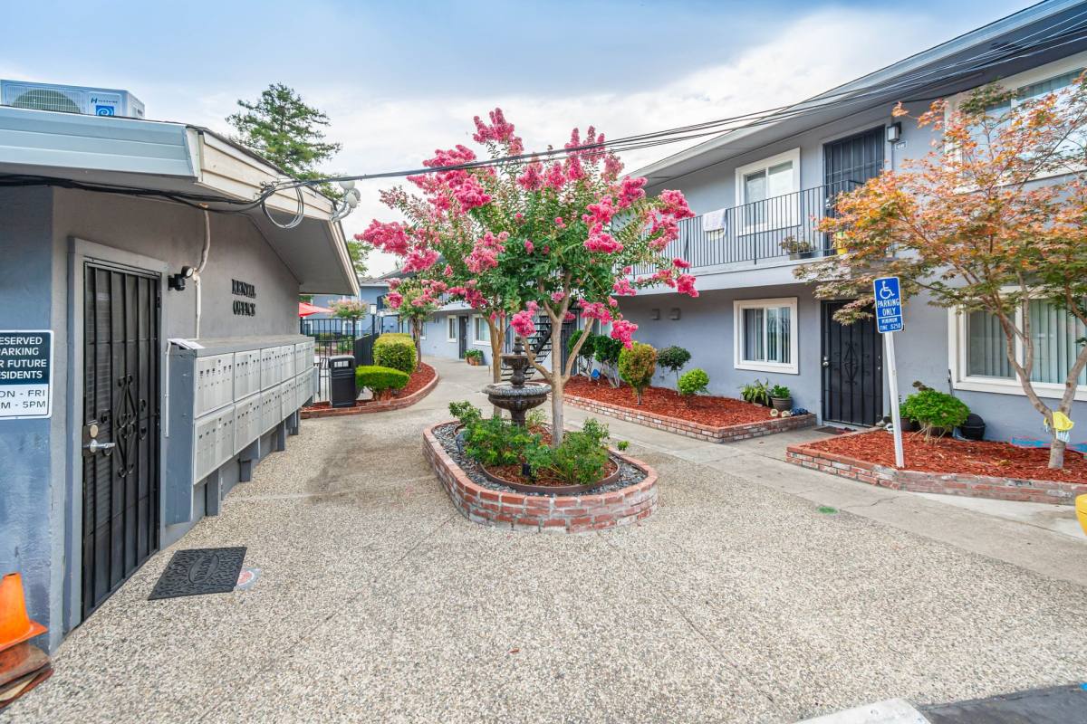Apartment for rent at 5801 Winding Way, Carmichael, CA 95608
