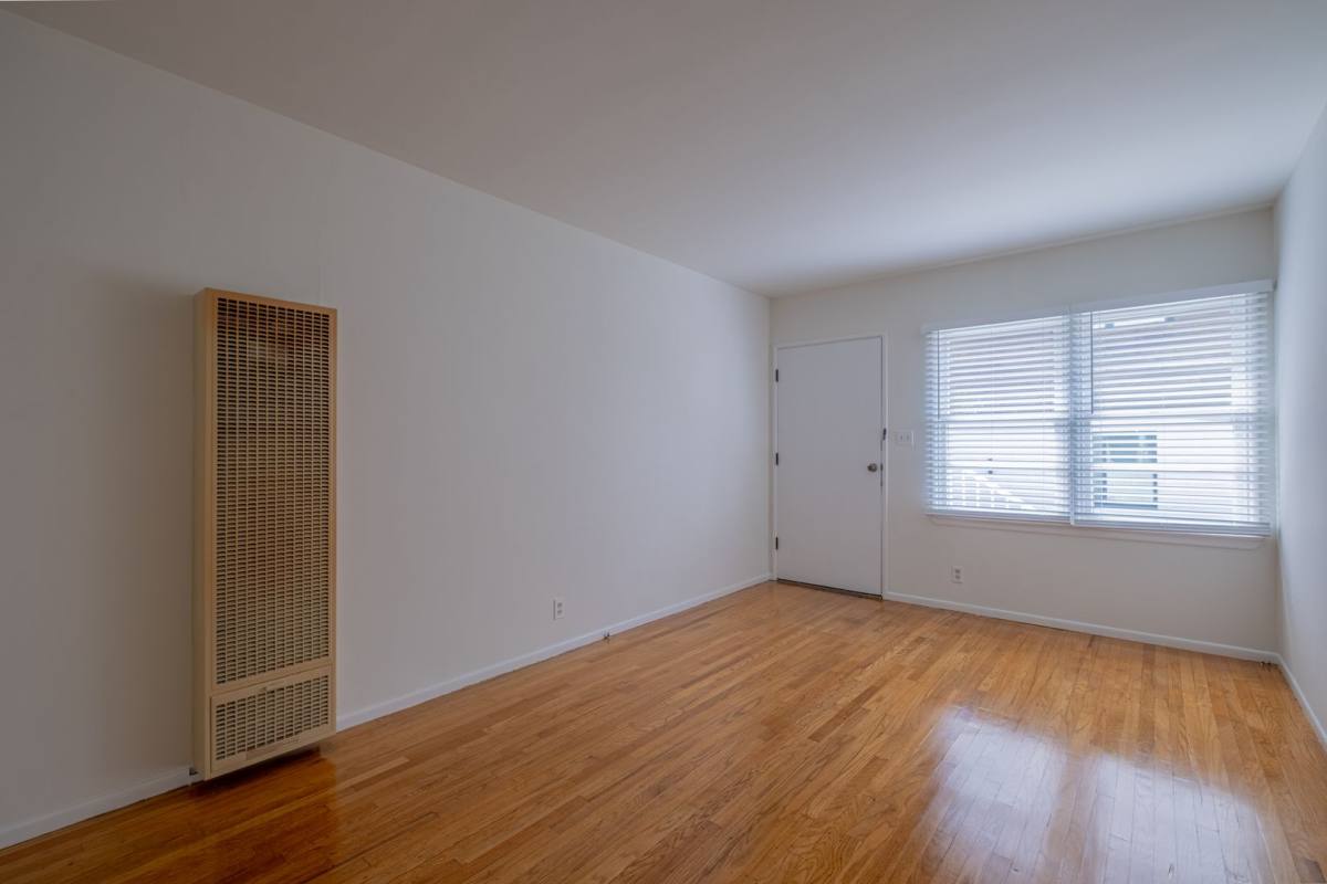 Apartment for rent at 918 S Juanita Ave, Redondo Beach, CA 90277
