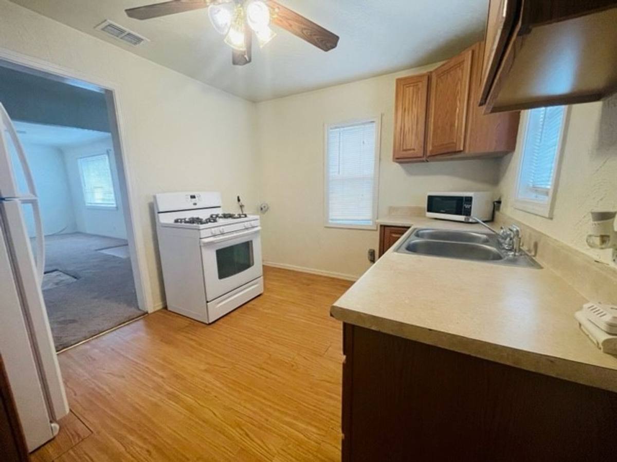 House for rent at 1002 W Deming St, Roswell, NM 88203