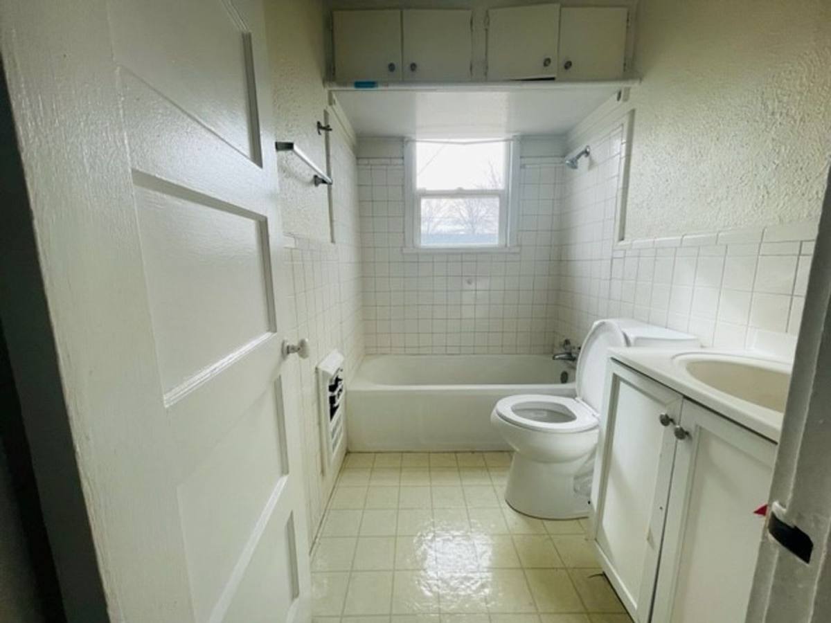 House for rent at 1002 W Deming St, Roswell, NM 88203