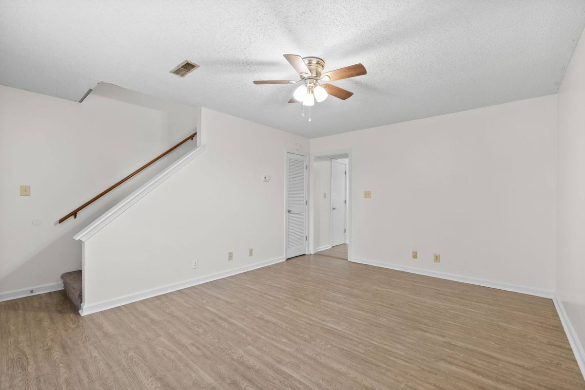 Apartment for rent at 1701 Baltimore Dr, Clarksville, TN 37043