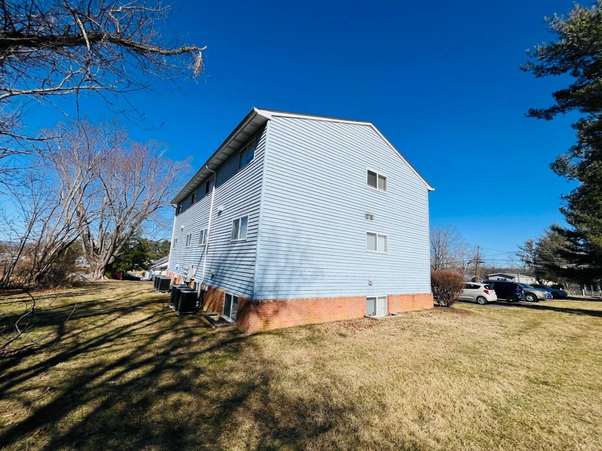 Apartment for rent at 1800 Smith Ave #B, Radford, VA 24141