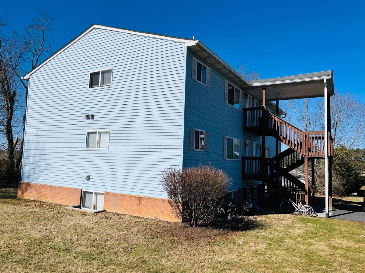 Apartment for rent at 1800 Smith Ave #B, Radford, VA 24141