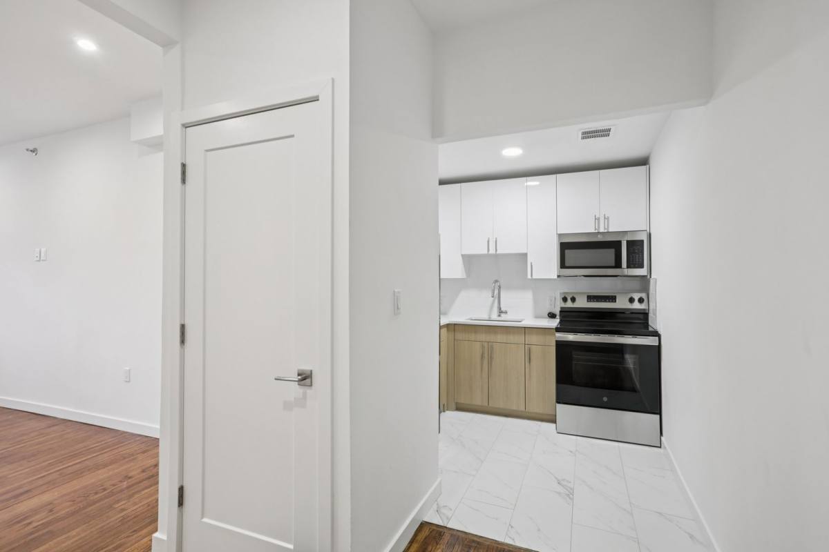 Apartment for rent at 329 Park Ave, East Orange, NJ 07017