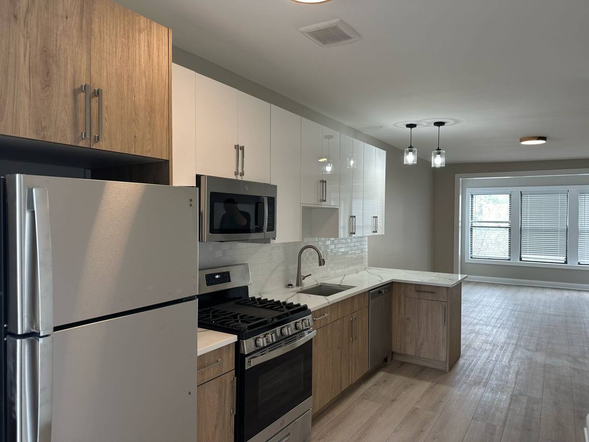 Apartment for rent at 1310-18 W Howard St, Chicago, IL 60626