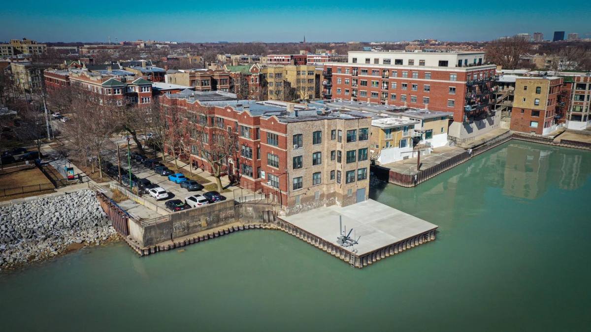 Apartment for rent at 1310-18 W Howard St, Chicago, IL 60626