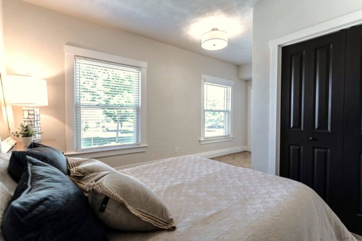 Apartment for rent at 101 N Rose St, Elmwood, IL 61529