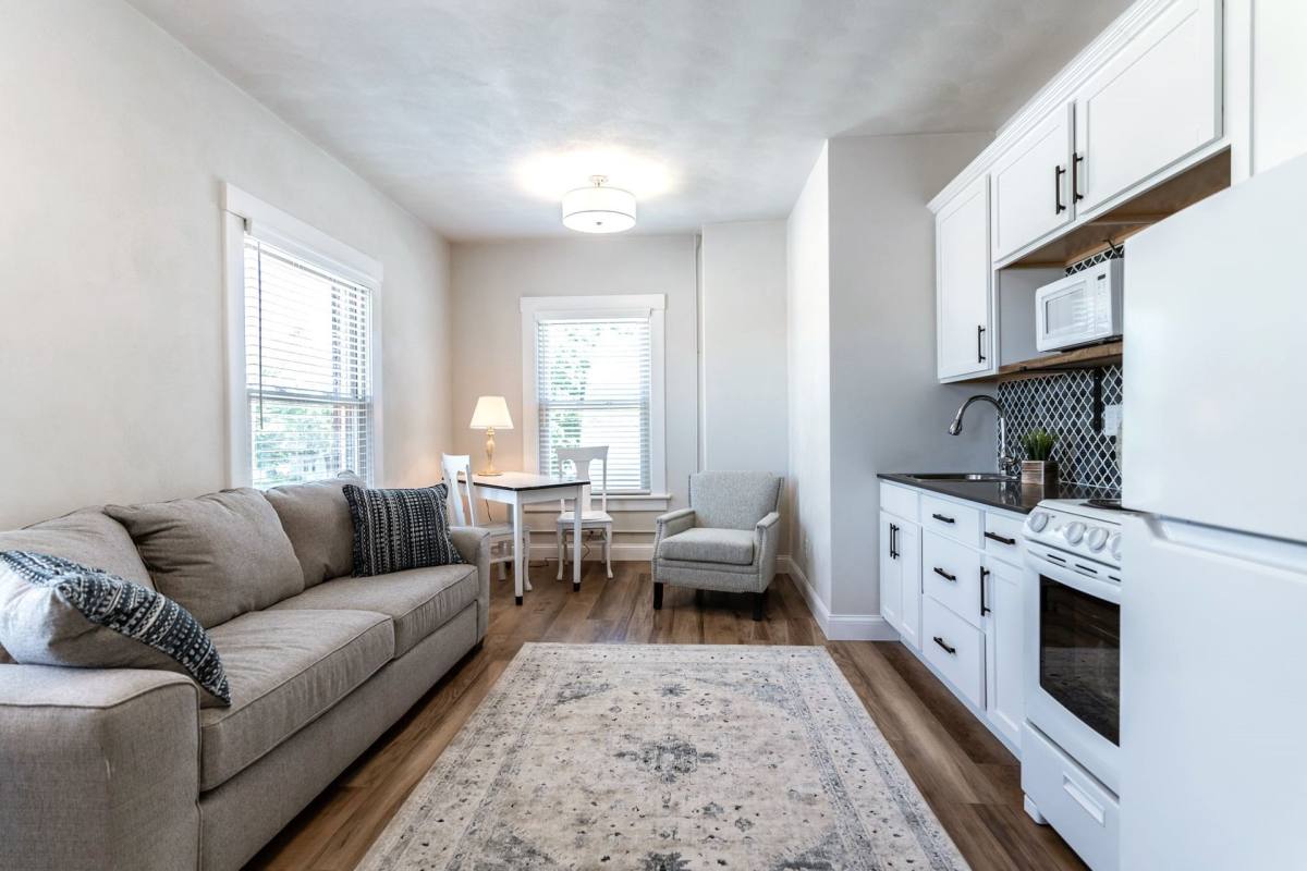 Apartment for rent at 101 N Rose St, Elmwood, IL 61529