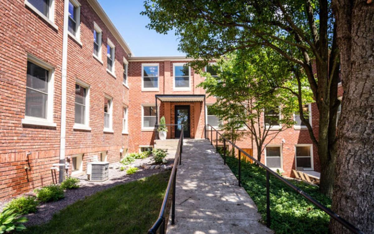 Apartment for rent at 101 N Rose St, Elmwood, IL 61529