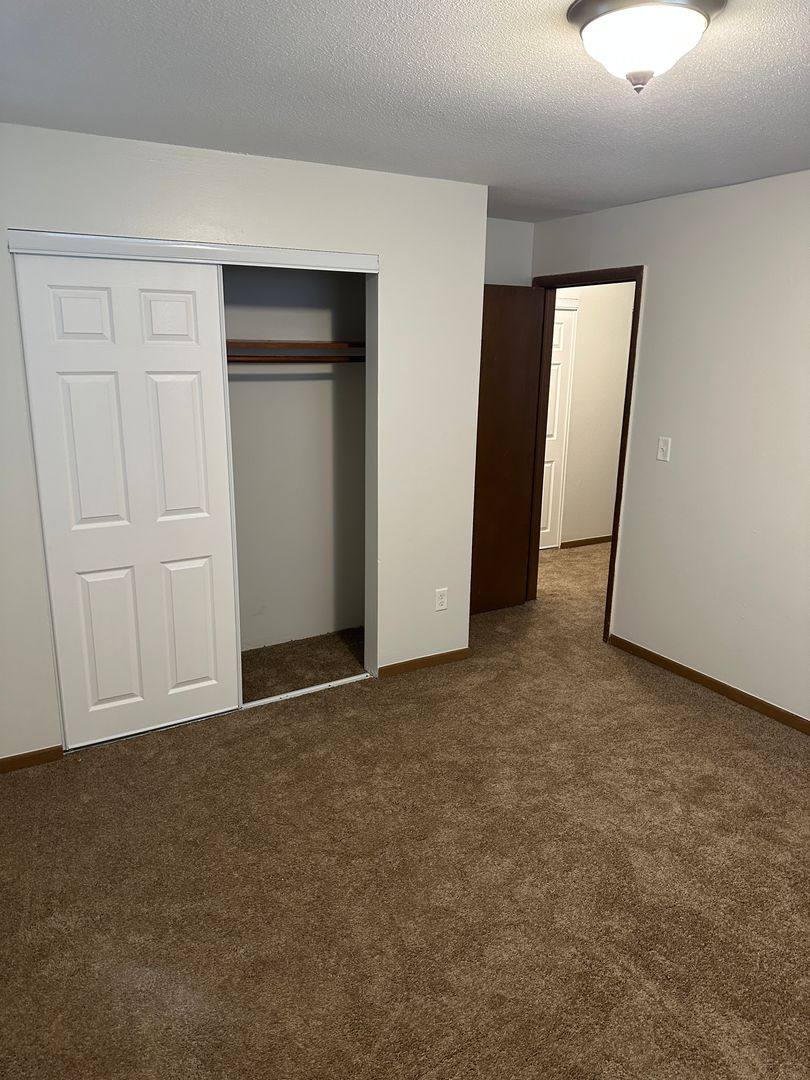 Apartment for rent at 625 Ravoux Rd, Chaska, MN 55318