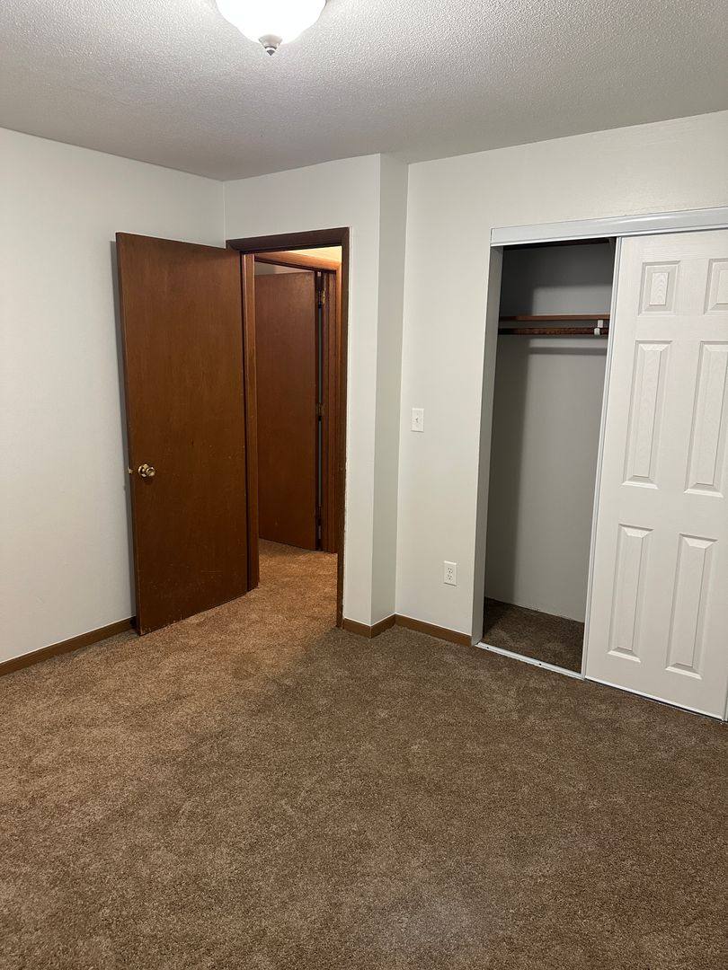 Apartment for rent at 625 Ravoux Rd, Chaska, MN 55318