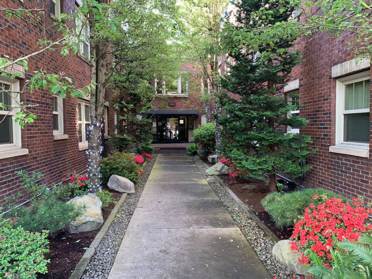 Apartment for rent at 511 W Evergreen Blvd, Vancouver, WA 98660