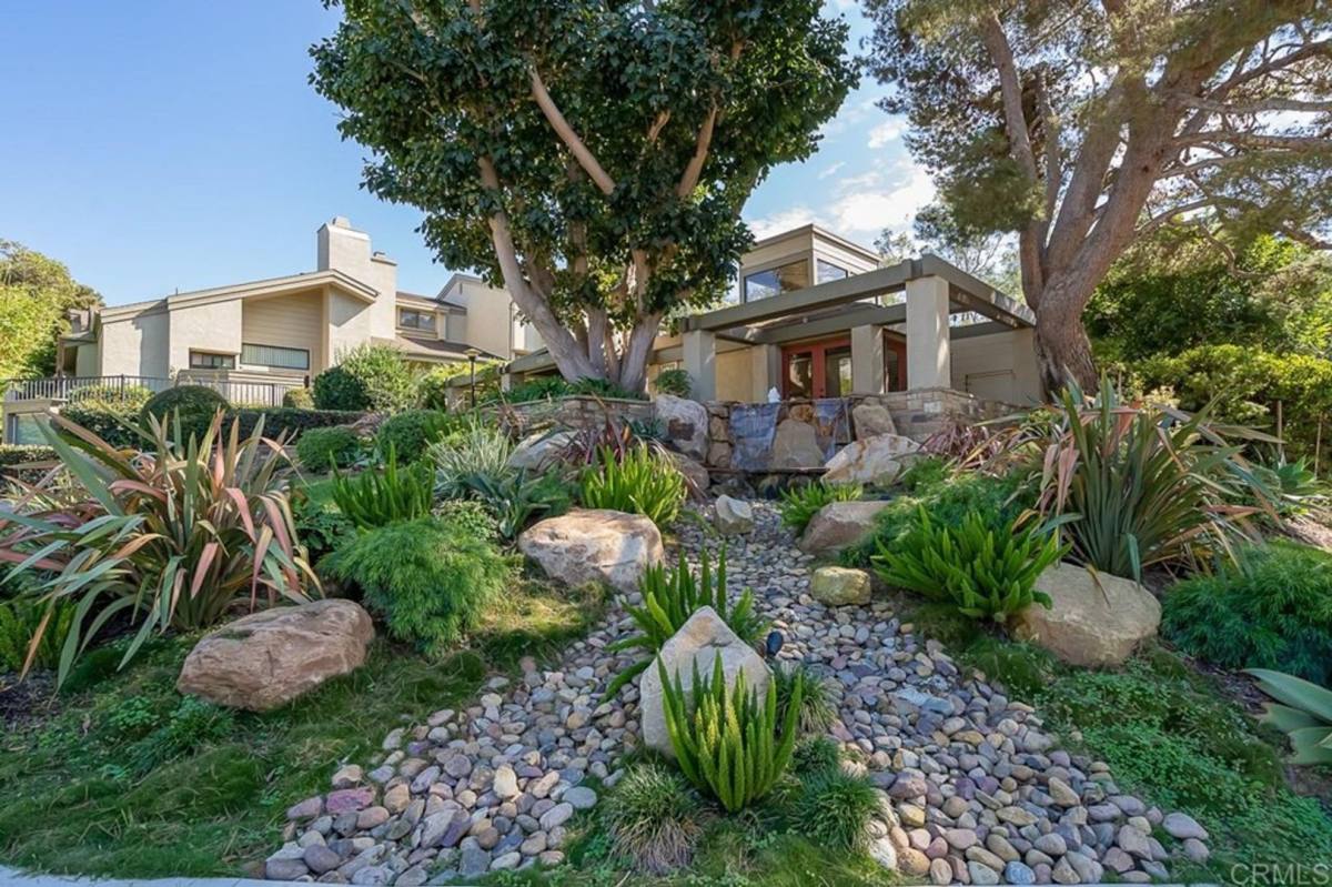 Townhouse for rent at 3211 Caminito Eastbluff #10, La Jolla, CA 92037