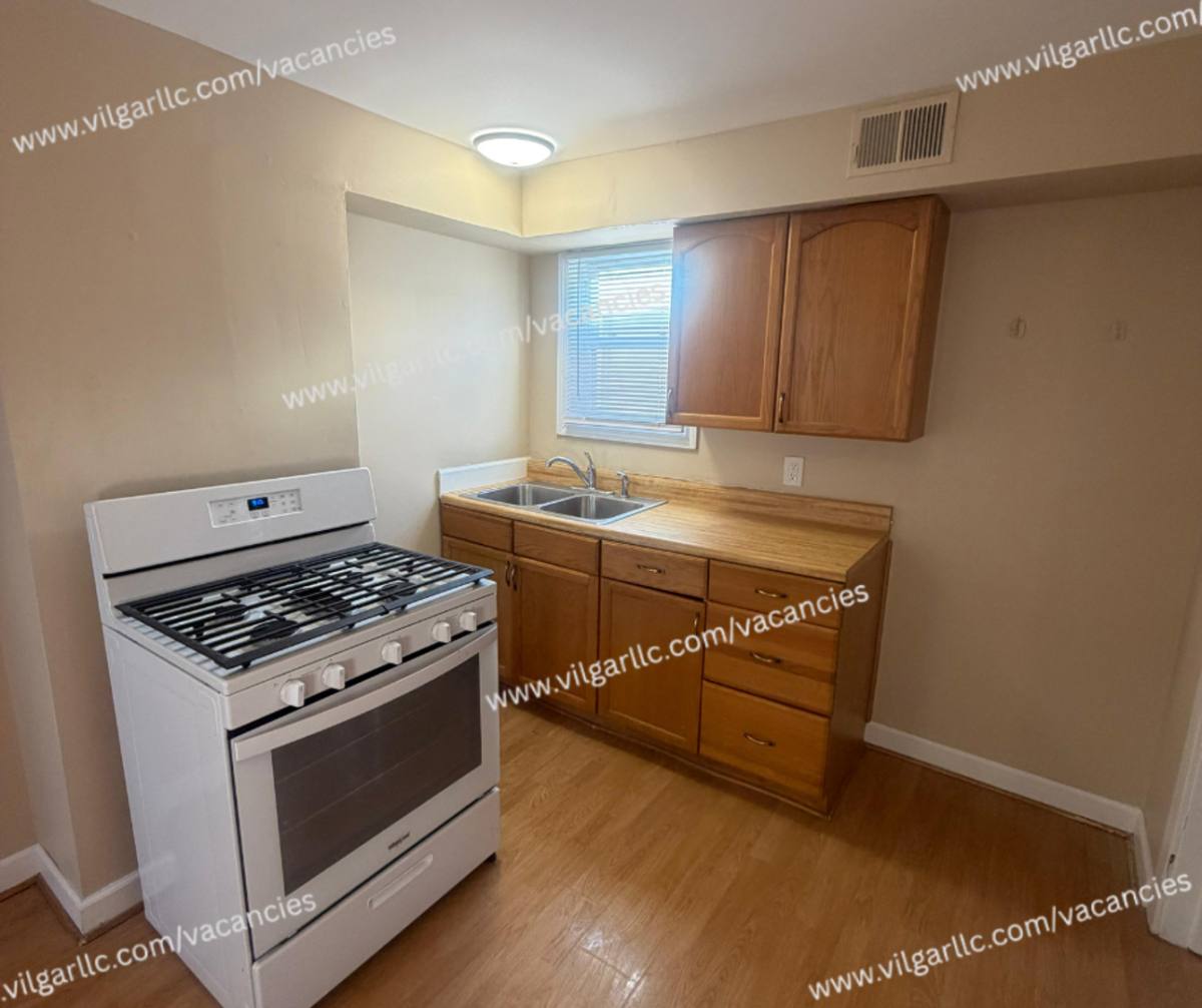 Apartment for rent at 1305 W Fred St, Whiting, IN 46394