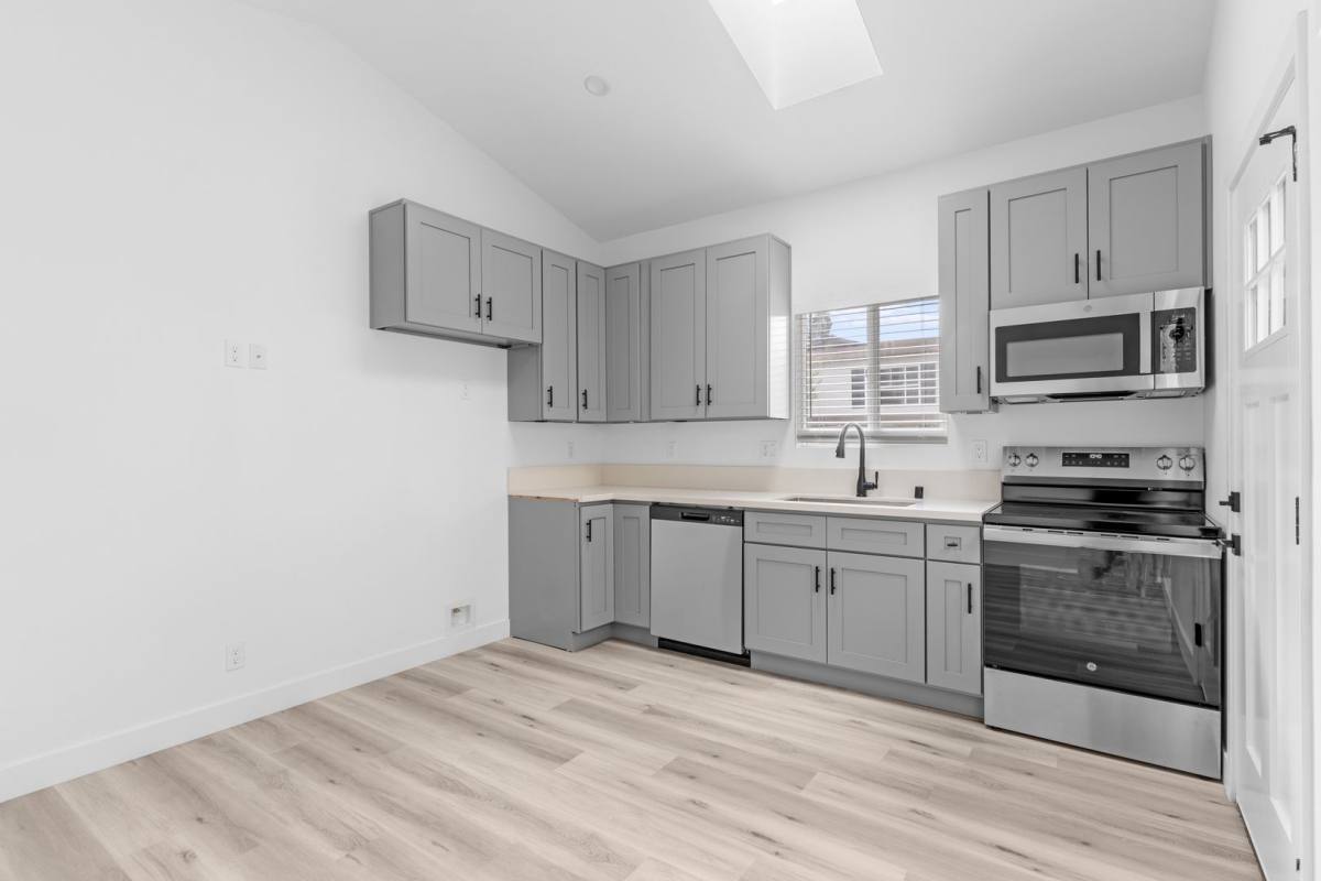 Apartment for rent at 12602 Kensington Lane, Garden Grove, CA 92840