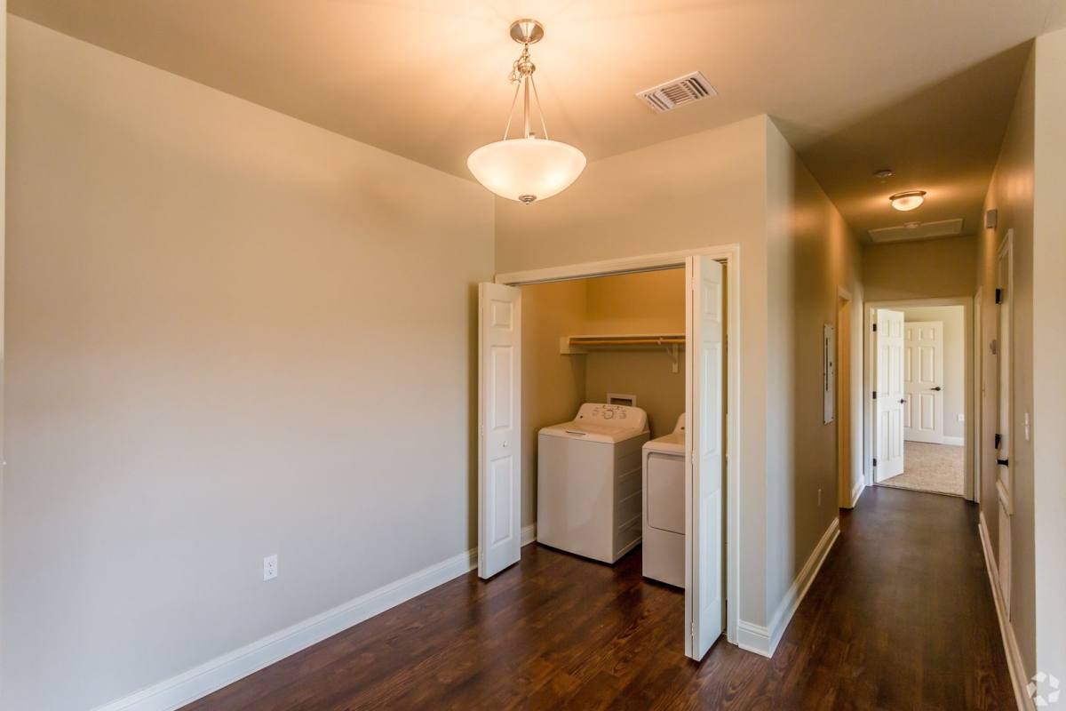 Apartment for rent at 4360 Roy Rd, Shreveport, LA 71107