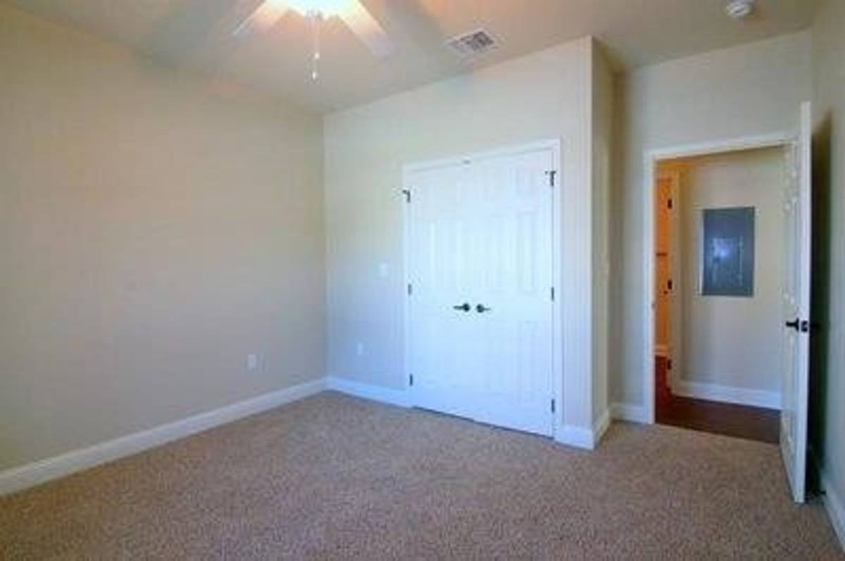 Apartment for rent at 4360 Roy Rd, Shreveport, LA 71107