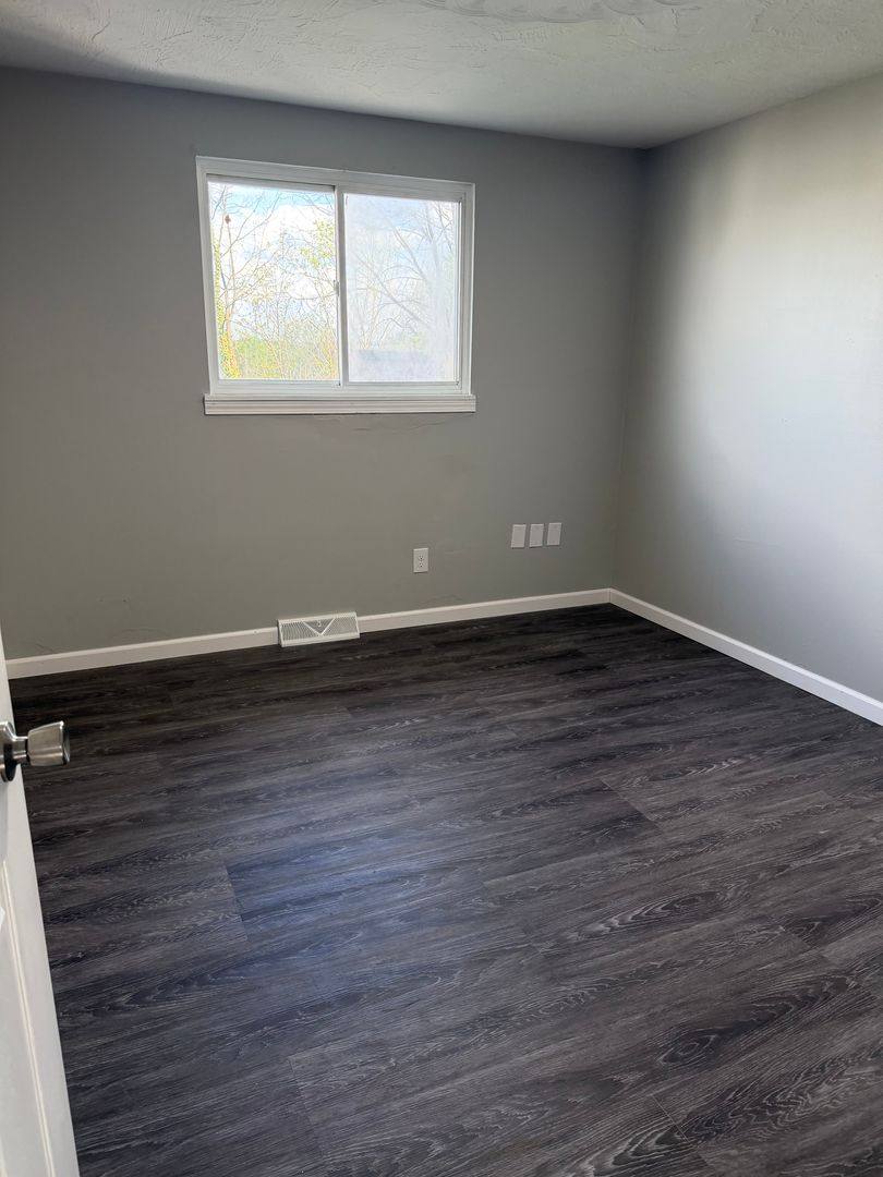 House for rent at 1524 Parkhill Place NE, Canton, OH 44705