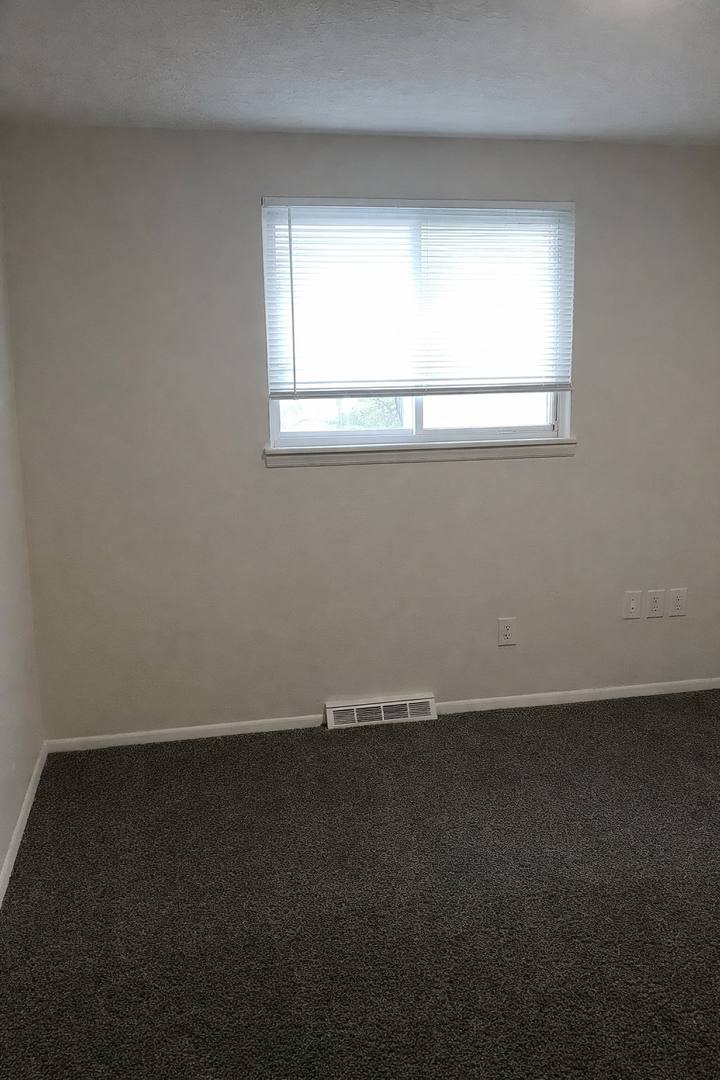 House for rent at 1524 Parkhill Place NE, Canton, OH 44705