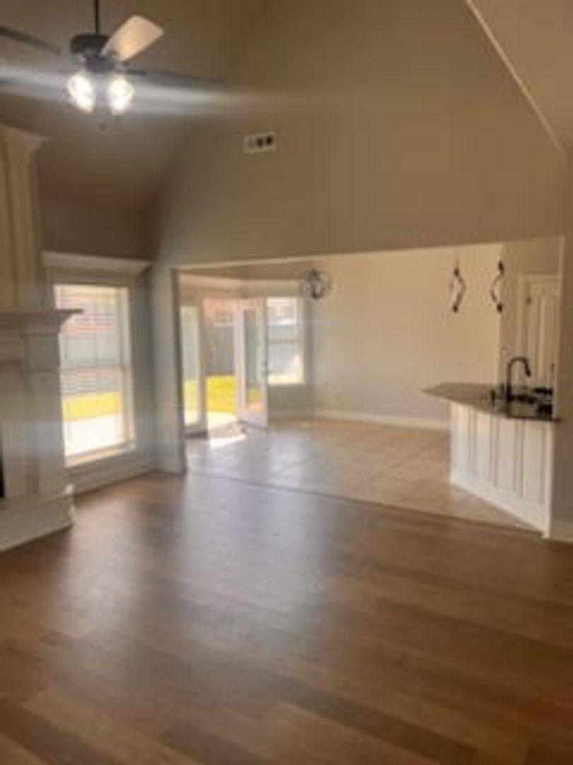 House for rent at 711 Saddlehorn Dr, Centerton, AR 72719