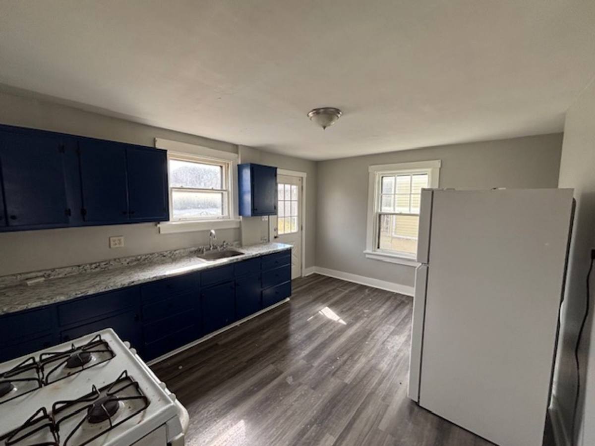 Townhouse for rent at 618 Farnsworth Ave, Clairton, PA 15025