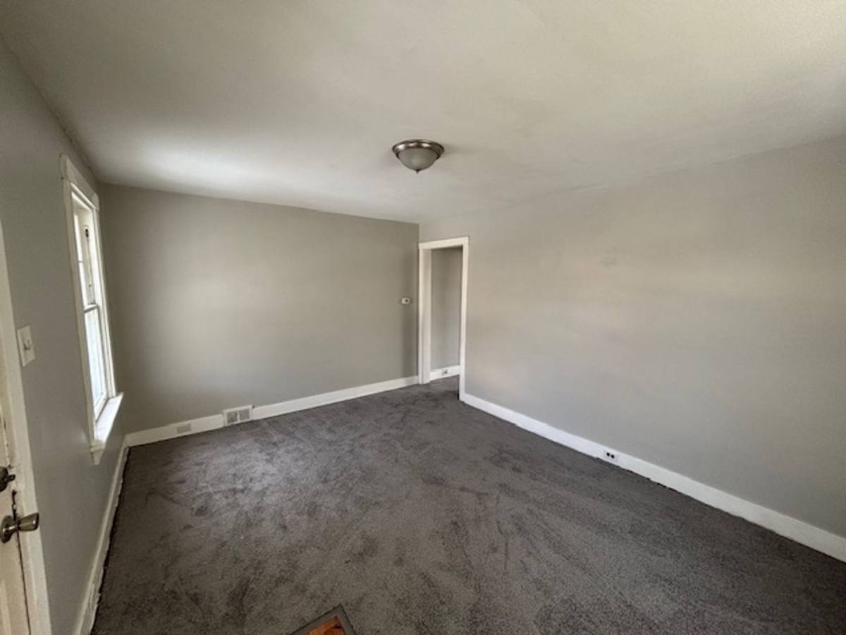 Townhouse for rent at 618 Farnsworth Ave, Clairton, PA 15025