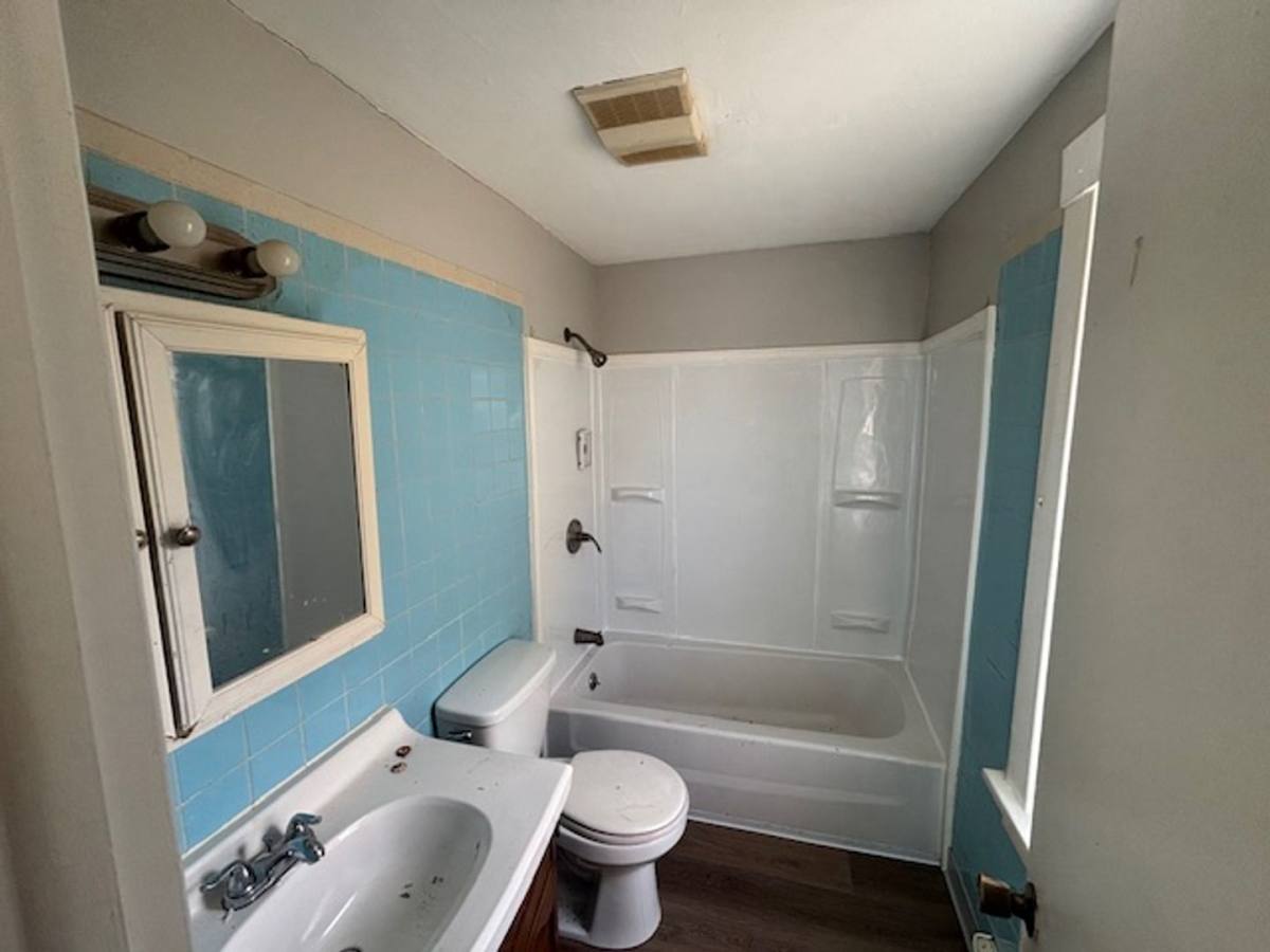 Townhouse for rent at 618 Farnsworth Ave, Clairton, PA 15025