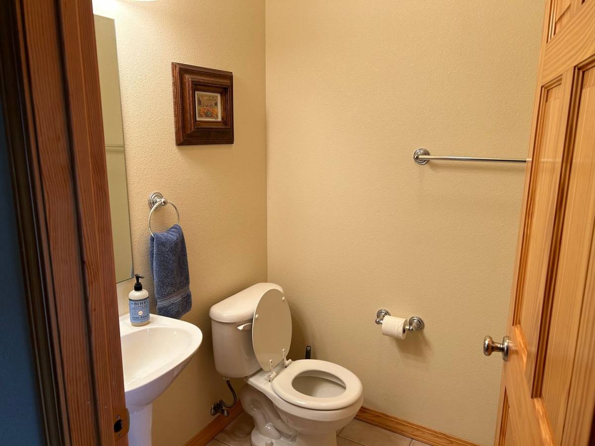Apartment for rent at 704 Stoner Loop, Lakeside, MT 59922